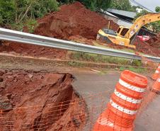 Recuperação de erosão na PR-323 em Umuarama