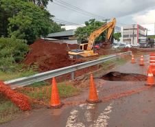 Recuperação de erosão na PR-323 em Umuarama