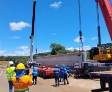 Lançamento da primeira viga da ponte sobre o Rio Carazinho na PRC-466