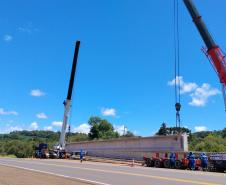 Lançamento da primeira viga da ponte sobre o Rio Carazinho na PRC-466