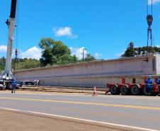 Lançamento da primeira viga da ponte sobre o Rio Carazinho na PRC-466