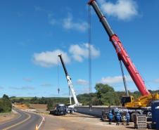 Lançamento da primeira viga da ponte sobre o Rio Carazinho na PRC-466