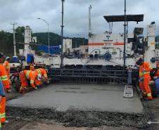 PRC-466 concretagem da pista em Pitanga