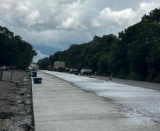 PR-151 entre Ponta Grossa e Palmeira, obra de restauração em concreto (whitetopping)
