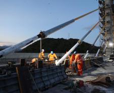 Ponte de Guaratuba - encontro dos trechos estaiados
