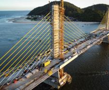 Ponte de Guaratuba - encontro dos trechos estaiados