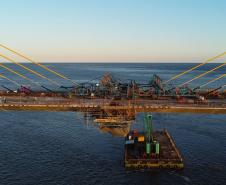 Ponte de Guaratuba - encontro dos trechos estaiados