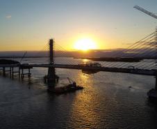 Ponte de Guaratuba - encontro dos trechos estaiados