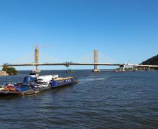 Ponte de Guaratuba - encontro dos trechos estaiados