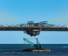 Ponte de Guaratuba - encontro dos trechos estaiados