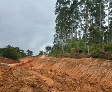 PR-092 em Doutor Ulysses obra de pavimentação