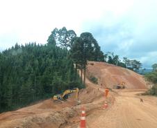 PR-092 em Doutor Ulysses obra de pavimentação