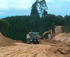 PR-092 em Doutor Ulysses obra de pavimentação