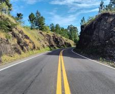 Serviços de reforço da sinalização na PR-180 em Francisco Beltrão