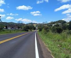 Serviços de reforço da sinalização na PR-180 em Francisco Beltrão