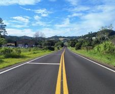 Serviços de reforço da sinalização na PR-180 em Francisco Beltrão