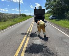 PR-485 serviços de tapa buracos entre Pérola e Cafezal do Sul