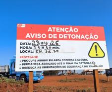 PR-445 entre Lerroville e Irerê, placa de aviso de detonação