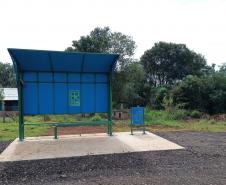 Novo abrigo para parada de ônibus na PR-473 em Nova Laranjeiras