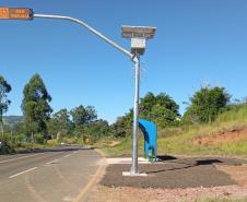 Novo abrigo para parada de ônibus na PRC-487 em Cândido de Abreu