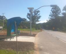 Novo abrigo para parada de ônibus na PRC-487 em Cândido de Abreu