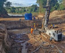 PR-498 nova ponte sobre o Rio Ivaí entre São Carlos do Ivaí e Japurá - fundação nas margens