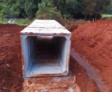 PR-239 pavimentação entre Mato Rico e Roncador - galeria de concreto