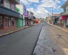 DER/PR tem serviços em pavimento no centro de Ribeirão Claro