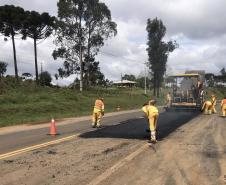 Serviços de conservação na PR-170 em Pinhão