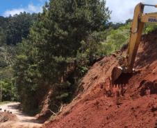 Queda de barreira na PR-340