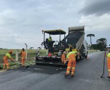 Serviços de conservação na PR-438 entre Ponta Grossa e Fernandes Pinheiro