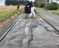 Serviços de conservação na PRC-272 em Santana do Itararé