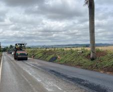 Serviços de conservação na PRC-272 em Santana do Itararé