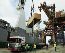 O Corredor de Exportação do Porto de Paranaguá movimentou, neste ano, 20% mais cargas que em janeiro de 2018.  Juntos, os granéis farelo, trigo, soja e milho somaram 1,87 milhão de tonelada exportada. O maior destaque foi na movimentação da soja: 575.570 toneladas do grão exportadas no primeiro mês de 2019.  -  Paranaguá, 11/02/2019  -  Foto: Arquivo APPA
