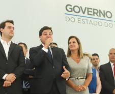 Governador Carlos Massa Ratinho Júnior dá posse ao secretário de Estado da Infrestrurura e Logística, Sandro Alex, e ao diretor do Departamento de Estradas e Rodagem (DER), João Alfredo zampieri - Curitiba, 13/02/2019 - Foto: Rodrigo Félix Leal/ANPr