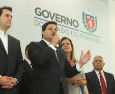 Governador Carlos Massa Ratinho Júnior dá posse ao secretário de Estado da Infrestrurura e Logística, Sandro Alex, e ao diretor do Departamento de Estradas e Rodagem (DER), João Alfredo zampieri - Curitiba, 13/02/2019 - Foto: Rodrigo Félix Leal/ANPr