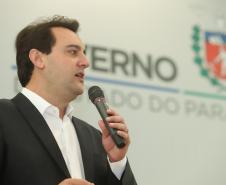 Governador Carlos Massa Ratinho Júnior dá posse ao secretário de Estado da Infrestrurura e Logística, Sandro Alex, e ao diretor do Departamento de Estradas e Rodagem (DER), João Alfredo zampieri - Curitiba, 13/02/2019 - Foto: Rodrigo Félix Leal/ANPr