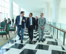 O governador Carlos Massa Ratinho Junior recebeu nesta segunda-feira, no Palácio Iguaçu, o diretor-geral brasileiro da Itaipu Binacional, general Joaquim Silva e Luna.Curitiba, 18-03-19.Foto: Rodrigo Félix Leal / ANPr.