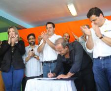 Governador Carlos Massa Ratinho Junior autoriza o início das obras de pavimentação de 9 quilômetros da estrada do Socavão, em Castro. Foto: Jaelson Lucas/ANPr