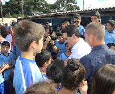 Governador Carlos Massa Ratinho Junior autoriza o início das obras de pavimentação de 9 quilômetros da estrada do Socavão, em Castro. Foto: Jaelson Lucas/ANPr