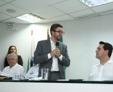 O governador Carlos Massa Ratinho Junior anunciou nesta quarta-feira (3) a contratação do projeto executivo de engenharia para restauração e ampliação de capacidade da Av. Ayrton Senna da Silva, um dos principais acessos ao Porto, no Litoral. A revitalização da via é fundamental para aumentar a capacidade de escoamento das exportações do Estado.  -  Paranaguá, 03/04/2019  -  Foto: Rodrigo Félix Leal/ANPr