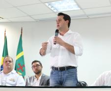 O governador Carlos Massa Ratinho Junior anunciou nesta quarta-feira (3) a contratação do projeto executivo de engenharia para restauração e ampliação de capacidade da Av. Ayrton Senna da Silva, um dos principais acessos ao Porto, no Litoral. A revitalização da via é fundamental para aumentar a capacidade de escoamento das exportações do Estado.  -  Paranaguá, 03/04/2019  -  Foto: Rodrigo Félix Leal/ANPr