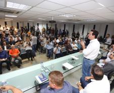 O governador Carlos Massa Ratinho Júnior anuncia medidas para melhoria viária no município de Paranaguá. Foto: José Fernando Ogura/ANPr