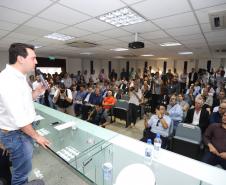 O governador Carlos Massa Ratinho Júnior anuncia medidas para melhoria viária no município de Paranaguá. Foto: José Fernando Ogura/ANPr