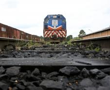 A Ferroeste (Estrada de Ferro Paraná Oeste S.A.) faturou R$ 9 milhões nos três primeiros meses de 2019, melhor resultado de um primeiro trimestre de sua história. Nesse período passaram pelos 250 quilômetros do trecho entre Cascavel e Guarapuava 308.137 toneladas de produtos, sendo 205.086 de granéis – pela primeira vez esse trimestre, que contempla a colheita da safra de soja, alcança a marca de pelo menos 200 mil toneladas.  -  Guarapuava, 04/04/2019  -  Foto: Jaelson Lucas/ANPr