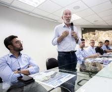 O planejamento futuro para a infraestrutura do Litoral do Estado e o crescimento dos Portos do Paraná foram discutidos nesta quinta-feira (18), durante visita do o vice-governador, Darci Piana, e secretário-chefe da Casa Civil, Guto Silva, ao Porto de Paranaguá. Foto: Claudio Neves/APPA