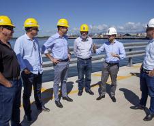 O planejamento futuro para a infraestrutura do Litoral do Estado e o crescimento dos Portos do Paraná foram discutidos nesta quinta-feira (18), durante visita do o vice-governador, Darci Piana, e secretário-chefe da Casa Civil, Guto Silva, ao Porto de Paranaguá. Foto: Claudio Neves/APPA