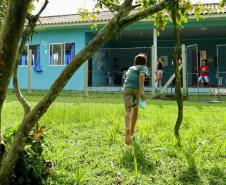 Os Portos do Paraná deram início ao primeiro módulo do Programa de Educação Ambiental de 2019. As atividades com as crianças da rede municipal de 12 comunidades do entorno começaram este mês e serão realizadas a cada bimestre, até novembro. No total, são quase 300 alunos, de 1º a 5º anos, que participam das aulas e momentos lúdicos preparados pelos profissionais. Foto: Claudio Neves/APPA