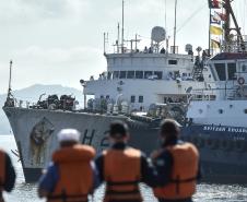 O navio Sirius (H-21), da Marinha do Brasil, está nas proximidades da Barra de Paranaguá para o levantamento hidrográfico que vai permitir a atualização de uma das Cartas Náuticas. Com o dados atualizados, a navegação ficará mais segura na região. Com mais segurança, também existem os ganhos operacionais nos Portos do Paraná. Foto: Claudio Neves/APPA