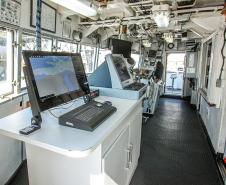 O navio Sirius (H-21), da Marinha do Brasil, está nas proximidades da Barra de Paranaguá para o levantamento hidrográfico que vai permitir a atualização de uma das Cartas Náuticas. Com o dados atualizados, a navegação ficará mais segura na região. Com mais segurança, também existem os ganhos operacionais nos Portos do Paraná. Foto: Claudio Neves/APPA
